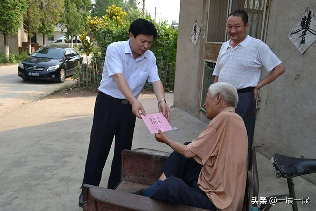 “城市戶口和農(nóng)村戶口”那個好